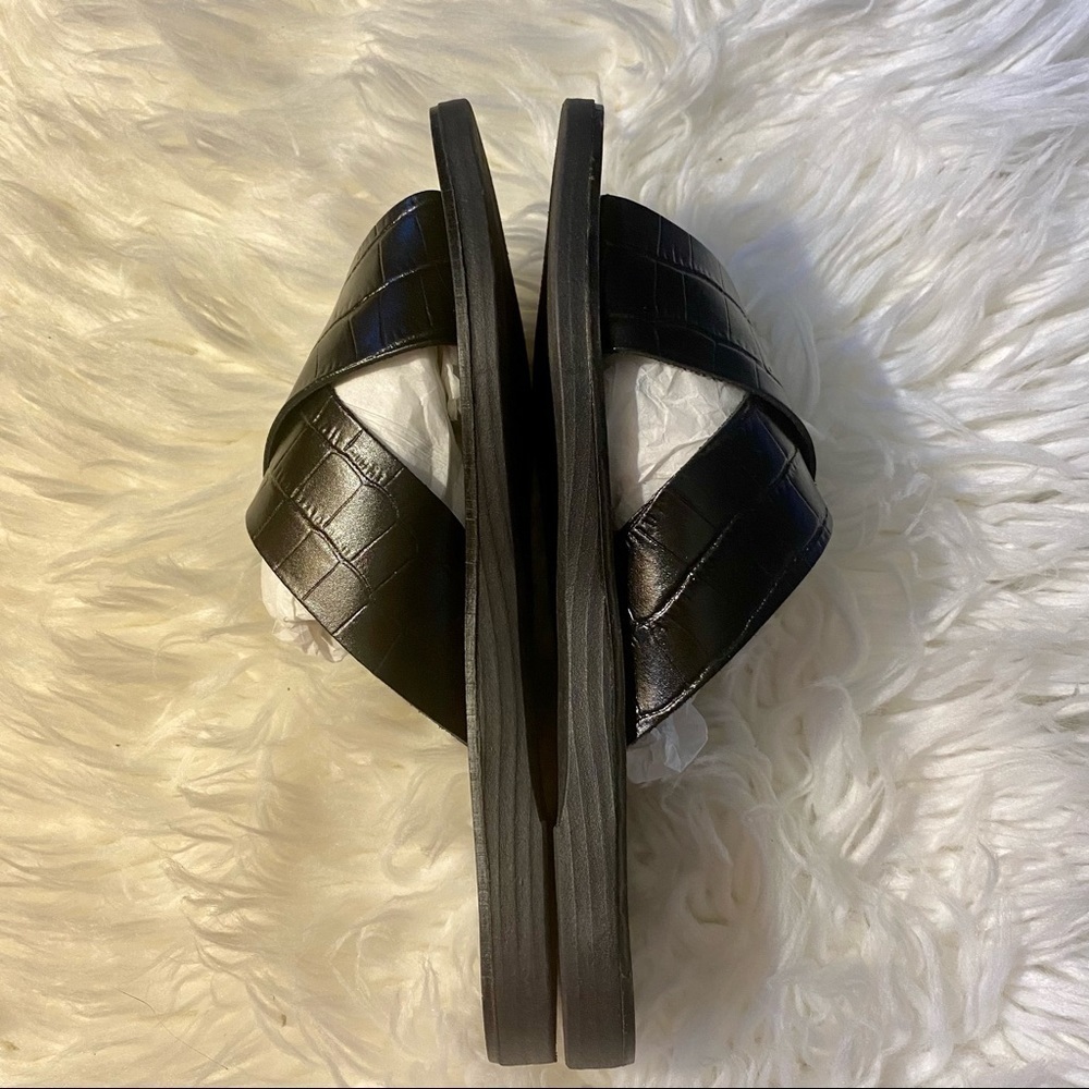 K.COBLER Women’s Leather Cross Buckle Slide Size 6 - Picture 4 of 6